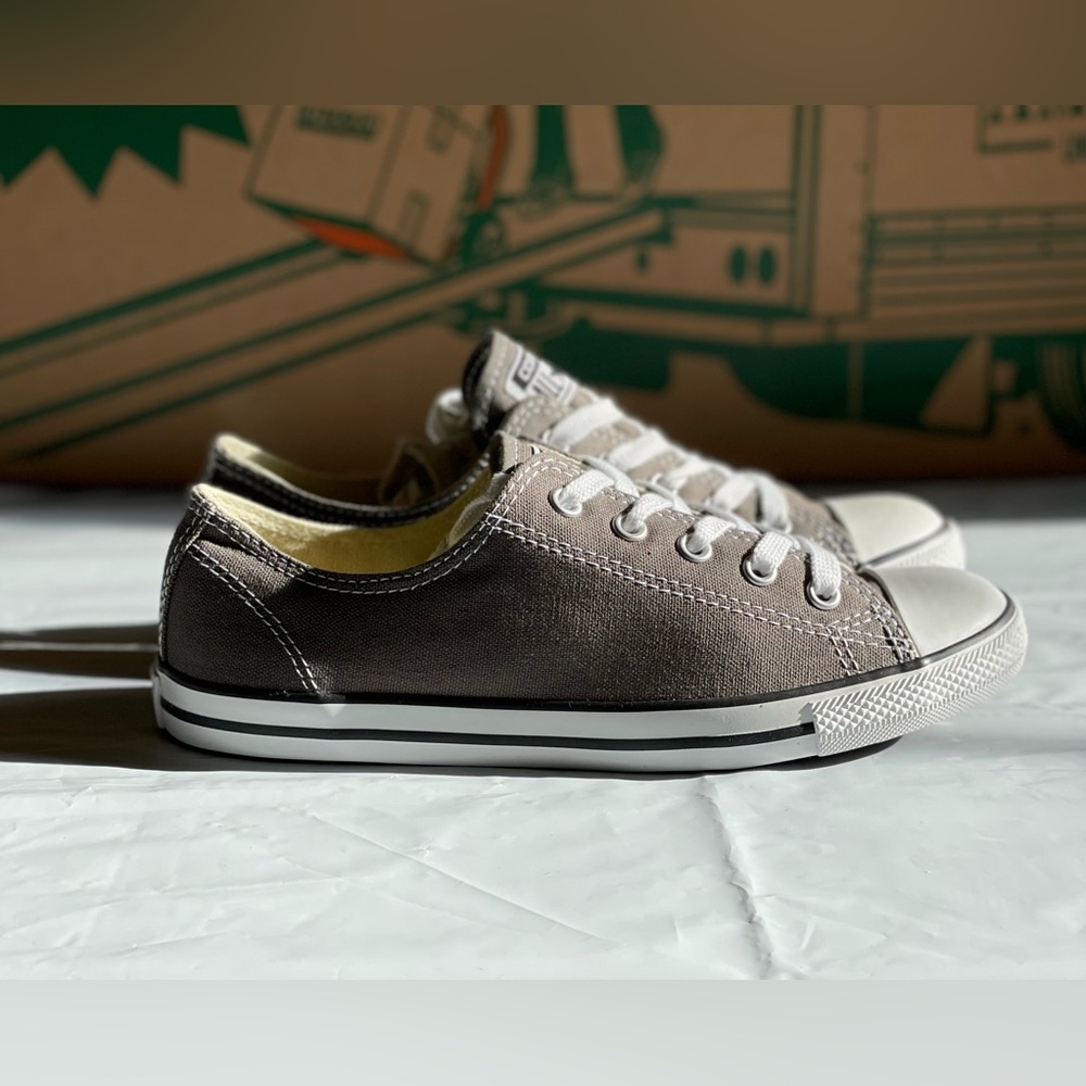Converse chuck Taylor dainty new in original box